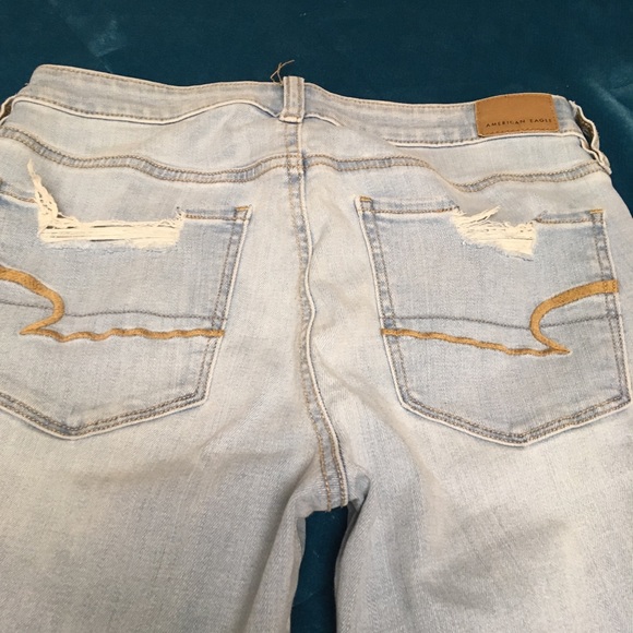 AEO Light-Wash Distressed Jegging (NWOT) - Picture 8 of 8